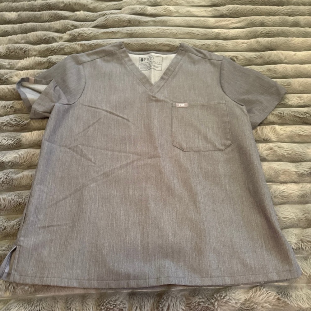 Figs Technical Collections women’s scrub top size medium grey heather NWOT